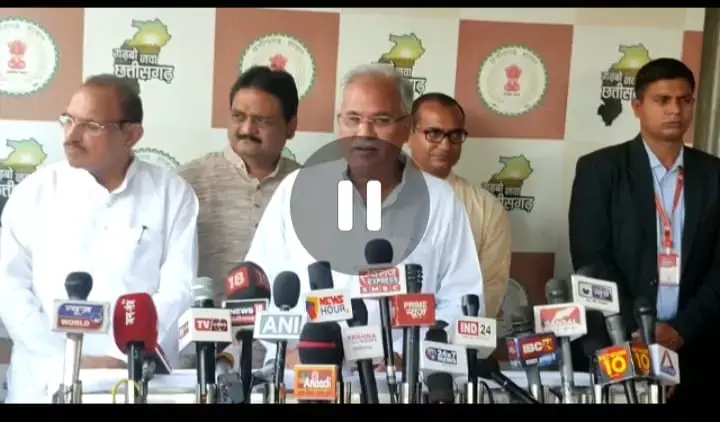 Video अहमद पटेल से तुलना बेमानी: भाजपा प्रभारी ने कहा - अहमद पटेल बनने की कोशिश न करें, सीएम बोले - उनके जैसा बनना आसान नहीं