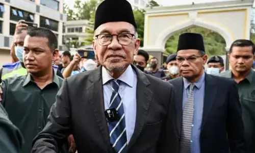 भ्रष्टाचार के आरोप में जेल जा चुके अनवर इब्राहिम बने मलेशिया के नए प्रधानमंत्री, PM मोदी ने दी बधाई...