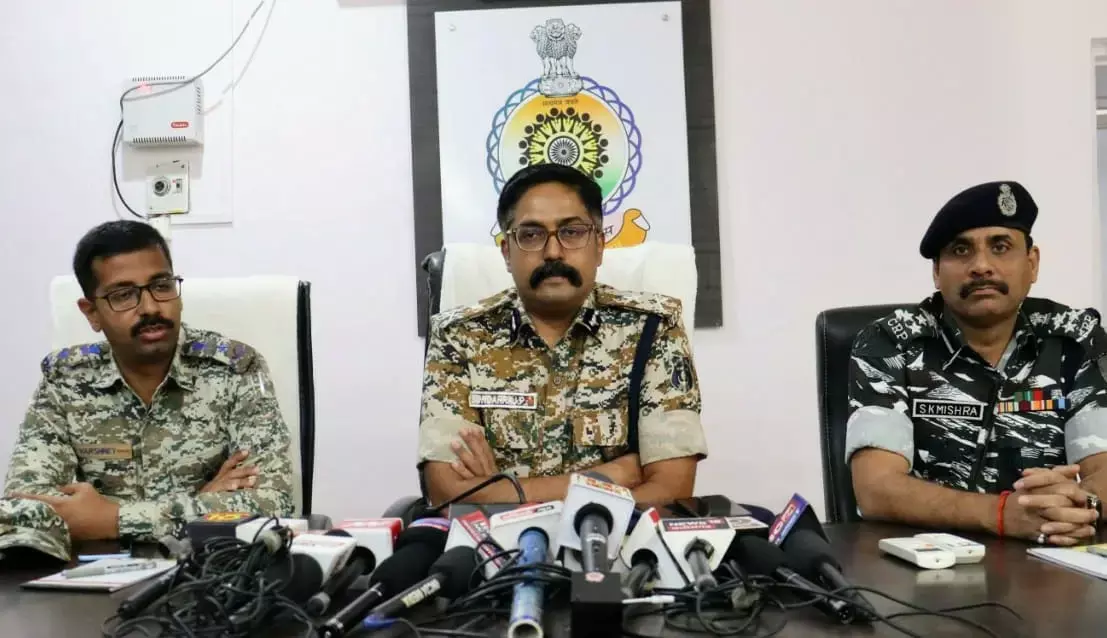 चार नक्सली ढेर: नक्सलियों से मुठभेड़ में सुरक्षा बलों ने चार को मार गिराया, इनमें दो महिलाएं; चार रायफल, गोला बारूद बरामद