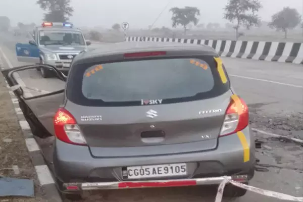 CG News-सड़क हादसे में कॉन्स्टेबल और पत्नी की मौत: शादी समारोह में शामिल होने के बाद लौट रहे थे ड्यूटी, तेज रफ्तार वाहन ने मारी टक्कर