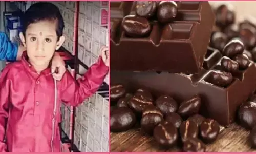 शॉकिंग न्यूज: 8 साल के बच्चे के गले में फंसा चॉकलेट, मौत; विदेश ये यह चॉकलेट लेकर आए थे पिता