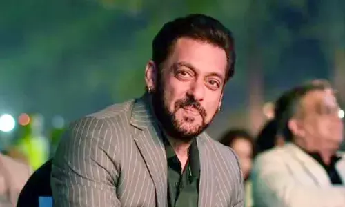 आखिर सालों बाद सलमान खान ने कर ली सगाई!, तस्वीरें हो रही वायरल...देखें