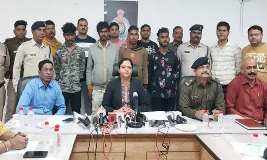 CG News-दो करोड़ में मूर्ति खरीदने का लालच: नकली नोट लेकर चोरों तक ऐसे पहुंची पुलिस, प्राचीन मूर्ति भी बरामद,