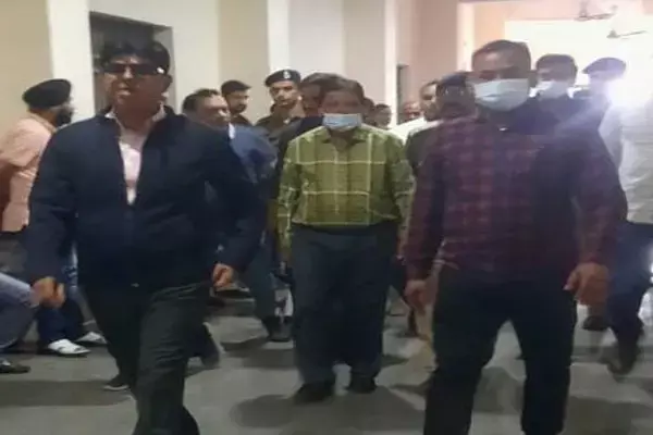 CG ब्रेकिंग न्यूज: आईएएस विश्नोई, सूर्यकांत सहित चार आरोपी 3 दिन की न्यायिक रिमांड पर भेजे गए, 10 को चालान पेश करेगी ईडी