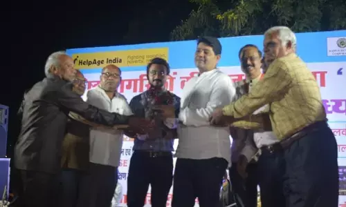 रायपुर स्मार्ट सिटी लि. की अनुभव यात्रा में शामिल हुए सीनियर सिटीजन, अनुभव यात्रा में महापौर एजाज़ ढेबर के साथ बुजुर्गों ने साझा किए अनुभव