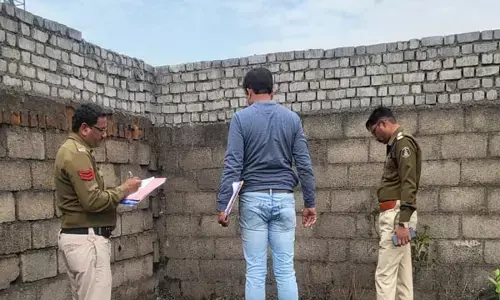 CG News: गर्लफ्रेंड की हत्या- दूसरे लड़के से अफेयर के शक में सनकी प्रेमी ने प्रेमिका की पत्थर से सिर कुचलकर की हत्या, फिर थाने पहुंच कर किया सरेंडर