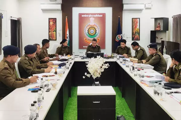 आईजी की 4 घण्टे चली पहली मैराथन बैठक, महिला अपराधों में लापरवाही पर गिरेगी गाज, विजिबल पुलिसिंग समेत गुम बच्चो को बरामद करने निर्देश