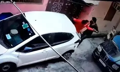 वीडियो- महिला सब-इंस्पेक्टर की वकील पति ने की पिटाई, सोशल मीडिया पर किया पोस्ट....