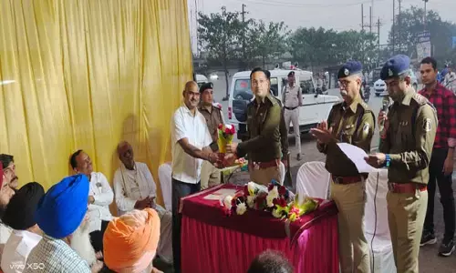 अपराध करने वालों की खैर नहीं, व्यवसायियों की मदद से क्षेत्र में लगये गए 22 सीसीटीवी कैमरे...पुलिस ने किया सम्मानित