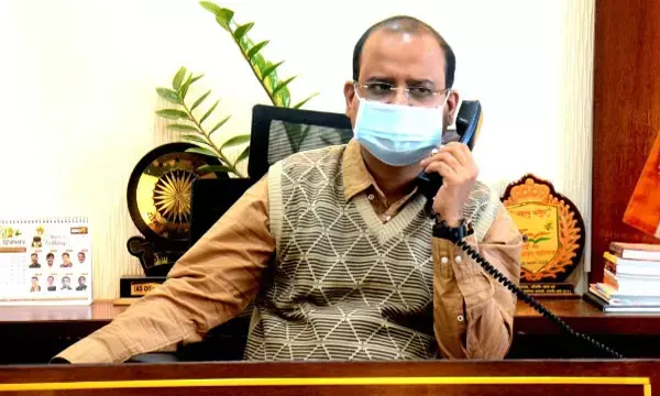 जब कलेक्टर ने किया बैंक मैनेजर को फोन कहा  हैलो, मैं कलेक्टर तारन प्रकाश सिन्हा बोल रहा हूं...