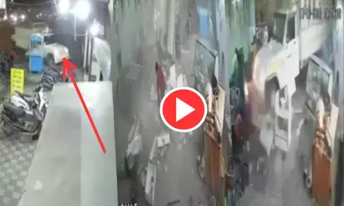Viral Video: चाय की दुकान में घुसी तेज रफ्तार बोलेरो, चार को लिया चपेट में...देखिए