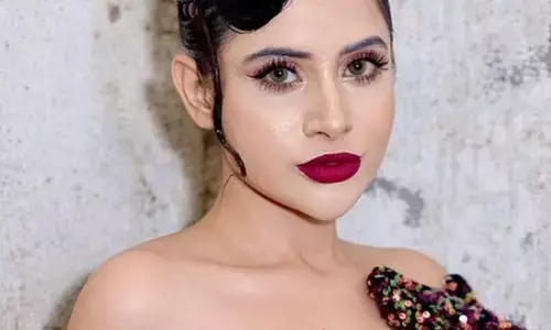 चीता बनीं उर्फी जावेद, रिवीलिंग ड्रेस में दिखाया बेहत अनोखा अवतार...यूजर्स बोले- लो आ गई, इसे कोई जंगल में छोड़ आओ