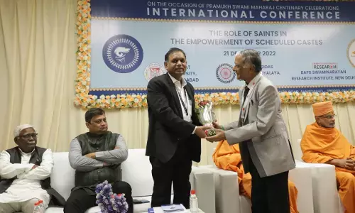 मानव सेवा ही सही मायने में माधव सेवा है-कुलपति प्रो. आलोक चक्रवाल