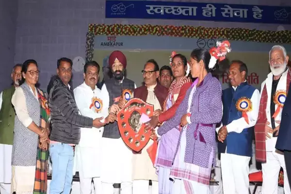 CG NEWS: छत्तीसगढ़ सरकार कर रही लोकनृत्य एवं लोक संस्कृति के संरक्षण एवं संवर्धन का कार्य, राज्य स्तरीय आदिवासी लोक कला महोत्सव-दुर्ग संभाग ने मारी बाजी