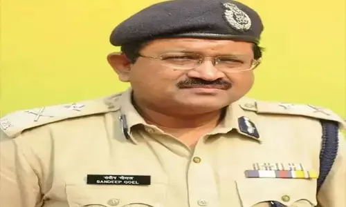 IPS निलंबित: ठग से मिलीभगत व प्रोटेक्शन टैक्स लेने के आरोप में आईपीएस को केंद्रीय गृहमंत्रालय ने किया सस्पेंड