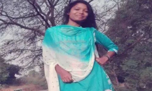 CG News-दिनदहाड़े हत्या: घर घुसकर दिनदहाड़े युवती की हत्या, नुकीले हथियार से शरीर मे किया 18 वार, आरोपी फरार