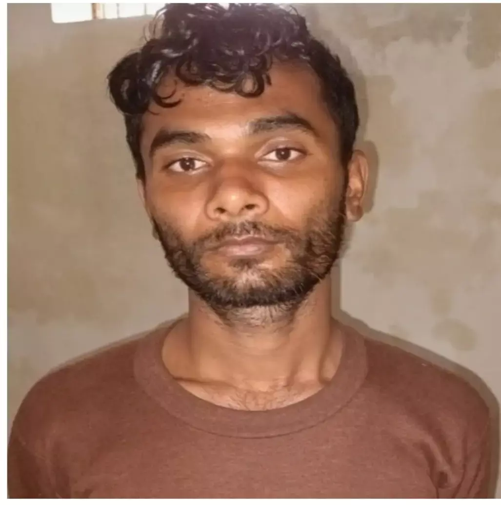गर्लफ्रैंड को जमीन पर पटक के लातों से पिटाई, वीडियो वायरल होने के बाद महिला थाना प्रभारी निलंबित, आरोपी के घर मे चला बुलडोजर