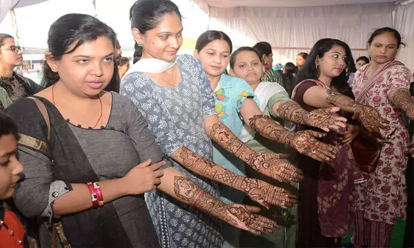 These mehndi designs became popular in 2023 people praised them a lot |  2023 में जमकर छाए मेहंदी के ये डिजाइंस, लोगों ने की जमकर तारीफ