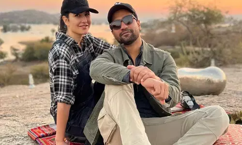 विक्की कौशल के साथ जंगल सफारी पहुंची कैटरीना कैफ, पति पर खूब बरसाती दिख प्यार...शेयर की रोमांटिक तस्वीरें