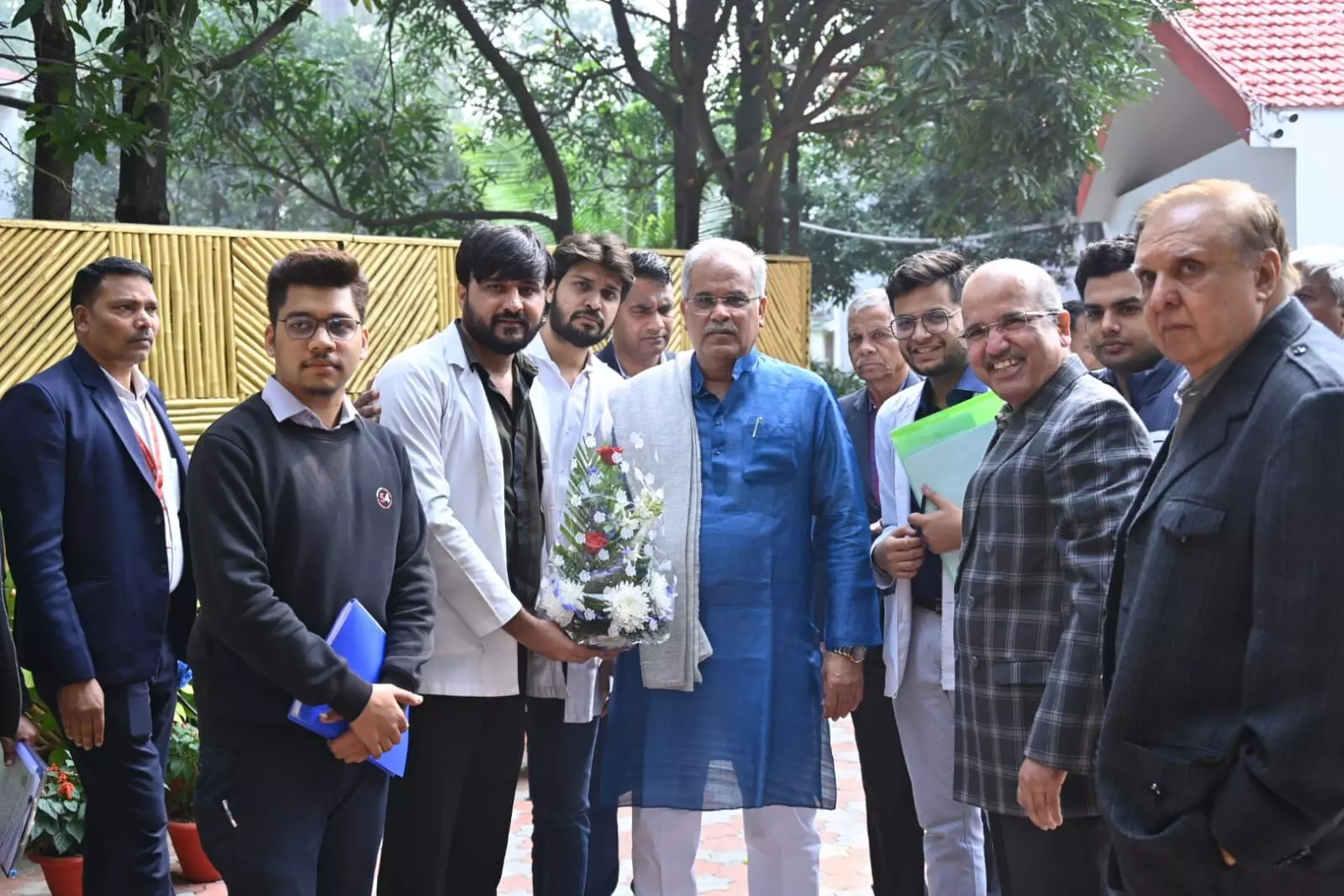 CM से मिले जूनियर डॉक्टर : दूसरे राज्यों की तुलना में छत्तीसगढ़ में कम स्टाइपेंड, बॉन्ड अवधि भी ज्यादा; सीएम से मिलकर जताई नाराजगी CM से मिले जूनियर डॉक्टर : दूसरे राज्यों की तुलना में छत्तीसगढ़ में कम स्टाइपेंड, बॉन्ड अवधि भी ज्यादा; सीएम से मिलकर जताई नाराजगी