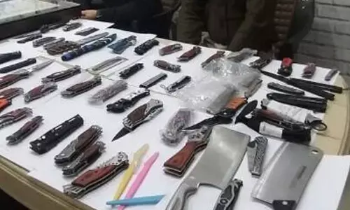 Raipur News: 2021 की तुलना में 2022 में कम हुई चाकूबाजी की घटनाएँ... ऑनलाईन शॉपिंग से मंगवाए गए 256 नग चाकू जब्त