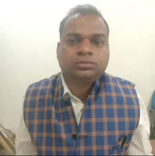 राजधानी में पकड़ाया फर्जी आईएएस, लोक कलाकार आईएएस बन उपस्थित हुआ संस्कृति विभाग में और मांगा अनुदान राजधानी में पकड़ाया फर्जी आईएएस, लोक कलाकार आईएएस बन उपस्थित हुआ संस्कृति विभाग में और मांगा अनुदान