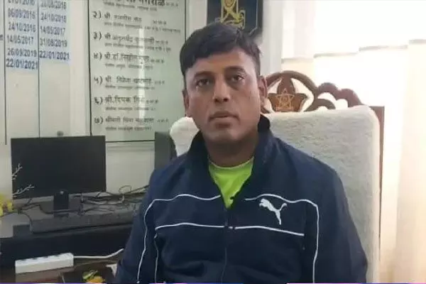 क्राइम ब्रांच के ACP ने दोस्त की पत्नी से की छेड़छाड़, शराब के नशे में फेरा हाथ...FIR दर्ज क्राइम ब्रांच के ACP ने दोस्त की पत्नी से की छेड़छाड़, शराब के नशे में फेरा हाथ...FIR दर्ज