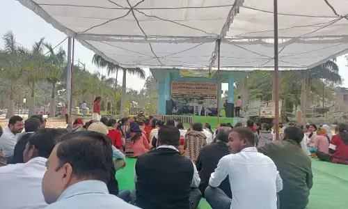 CG Employee Strike: हड़ताल के दूसरे दिन आज भैंस के आगे बीन बजाएंगे छत्तीसगढ़ के संविदा कर्मचारी
