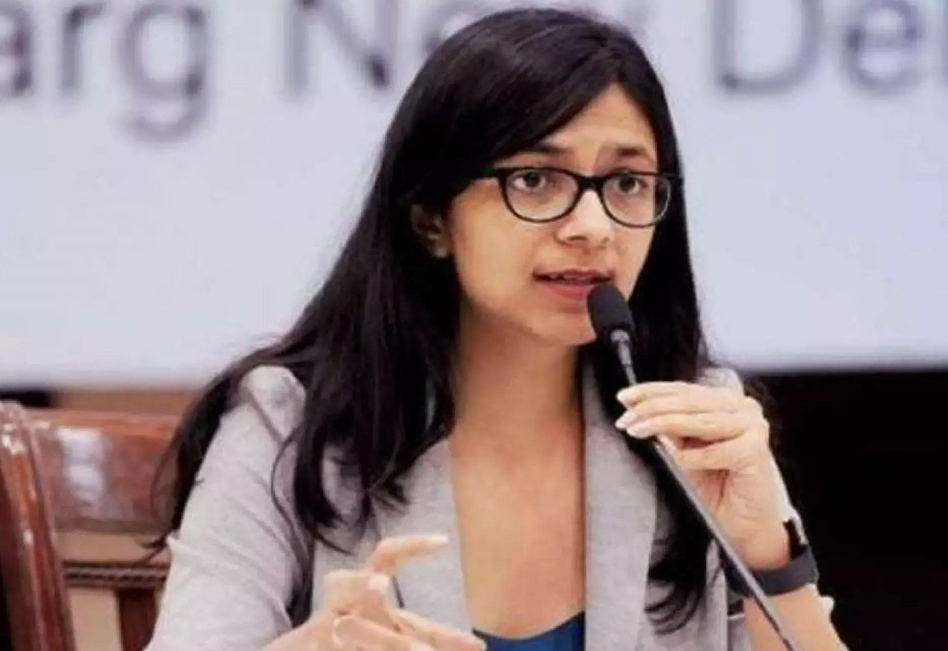 Swati Maliwal News: राजधानी दिल्ली में महिला आयोग की अध्यक्ष स्वाति मालीवाल को गाड़ी से घसीटा, आरोपी ने की ये गन्दी हरकत