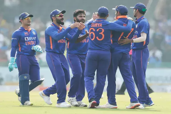 IND vs NZ 2nd: भारत के सामने न्यूजीलैंड ने टेके घुटने, इतने रन बनाकर ऑलआउट हुई न्यूजीलैंड...