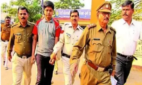 Chhattisgarh News: माता-पिता की हत्या करने वाले बेटे को फांसी की सजा, कोर्ट में सजा सुनते ही बेहोश होकर गिर पड़ा आरोपी...