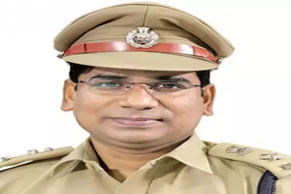 IPS Santosh Singh Biography in Hindi: छत्तीसगढ़ के आईपीएस संतोष सिंह की जीवनी, पत्रकार के बेटे को मिल चुका है पुलिसिंग का अंतरराष्ट्रीय सम्मान