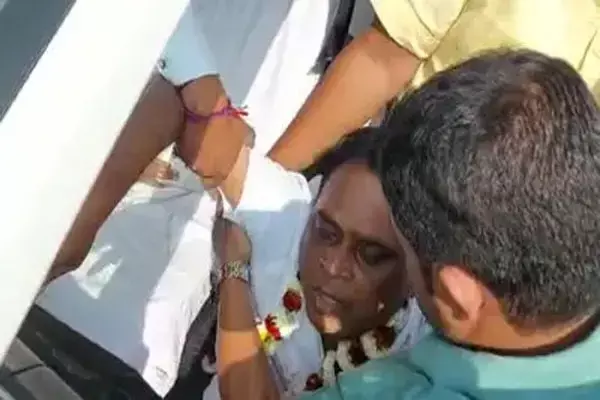 Odisha health minister Naba Das shot: माला पहनते ही सीने में मारी गोली, कार की अगली सीट पर लुढ़क गए स्वास्थ्य मंत्री, हालत नाजुक, जानिये कौन हैं नाबा दास