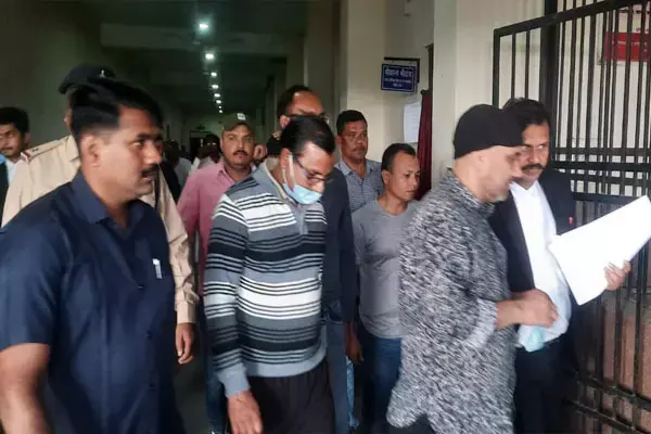मनी लांड्रिंग केस में ईडी ने पेश किया 5503 पेज का नया चालान, सूर्यकांत की मां और भाई को भी बनाया आरोपी