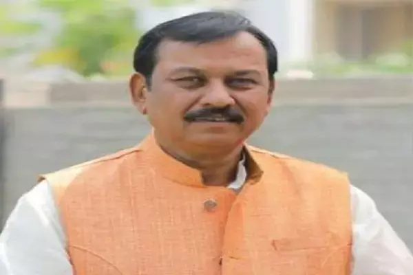 Chhattisgarh Polytics: बड़ी खबर: विजय बघेल को दिल्ली बुलाया गया, पार्टी नेता के यहां शादी में गए बघेल बिलासपुर से पकड़े दिल्ली की फ्लाइट...