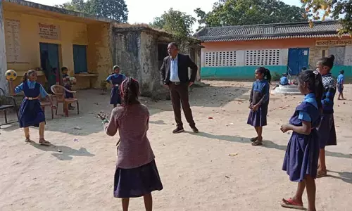 CG संकुल समन्वयक को नोटिस: दो शिक्षकों का एक दिन का वेतन कटेगा, कलेक्टर ने स्कूल बंद पाए जाने पर की कार्रवाई