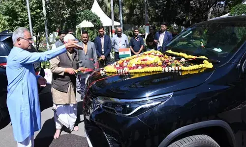 black fortuner: CM भूपेश के काफिले में नये टोयोटा फॉर्च्यूनर वाहन किए गए शामिल, देखिए फोटो