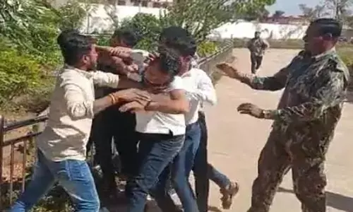 CG-छात्रा की जानकारी लेने पर NSUI और ABVP के कार्यकर्ता भिड़े, जमकर हुई मारपीट, वीडियो वायरल