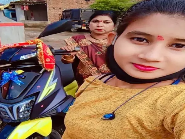 कुत्ते की मौत पर खुदकुशी: छत्तीसगढ़ में डॉगी के मरने पर युवती ने उसके पट्टे से फांसी लगा की खुदकुशी...