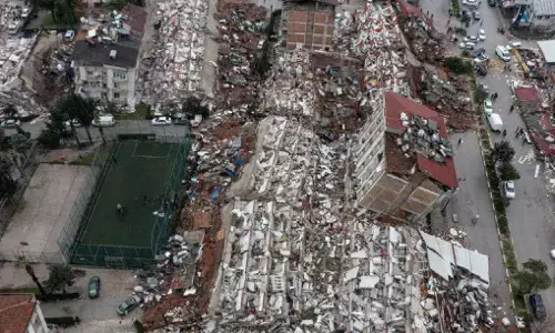 Turkey Earthquake: भीषण भूकंप से तुर्की और सीरिया में 1300 लोगों की मौत, हजारों घायल, तबाही के Video आए सामने