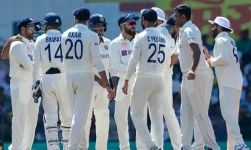 IND vs AUS: रविंद्र जडेजा और अश्विन के बीच हुई लड़ाई, टीम इंडिया के कप्तान रोहित शर्मा रह गए हैरान...देखें वीडियो...