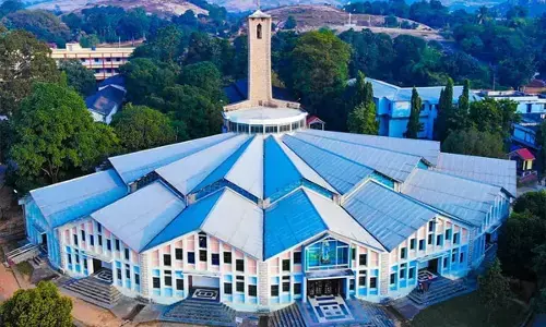 Kunkuri Church Chhattisgarh: छत्तीसगढ़ के जशपुर में है एशिया का दूसरा सबसे बड़ा चर्च, 10 हजार लोग एक साथ कर सकते हैं प्रार्थना...