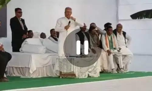 CG: कका हमर कॉलेज में एक नंबर के मैडम रिहिस हे...सुनते ही सीएम भूपेश लगाए जमकर ठहाका...पूरा मंच भी ठहाकों से गूंज गया