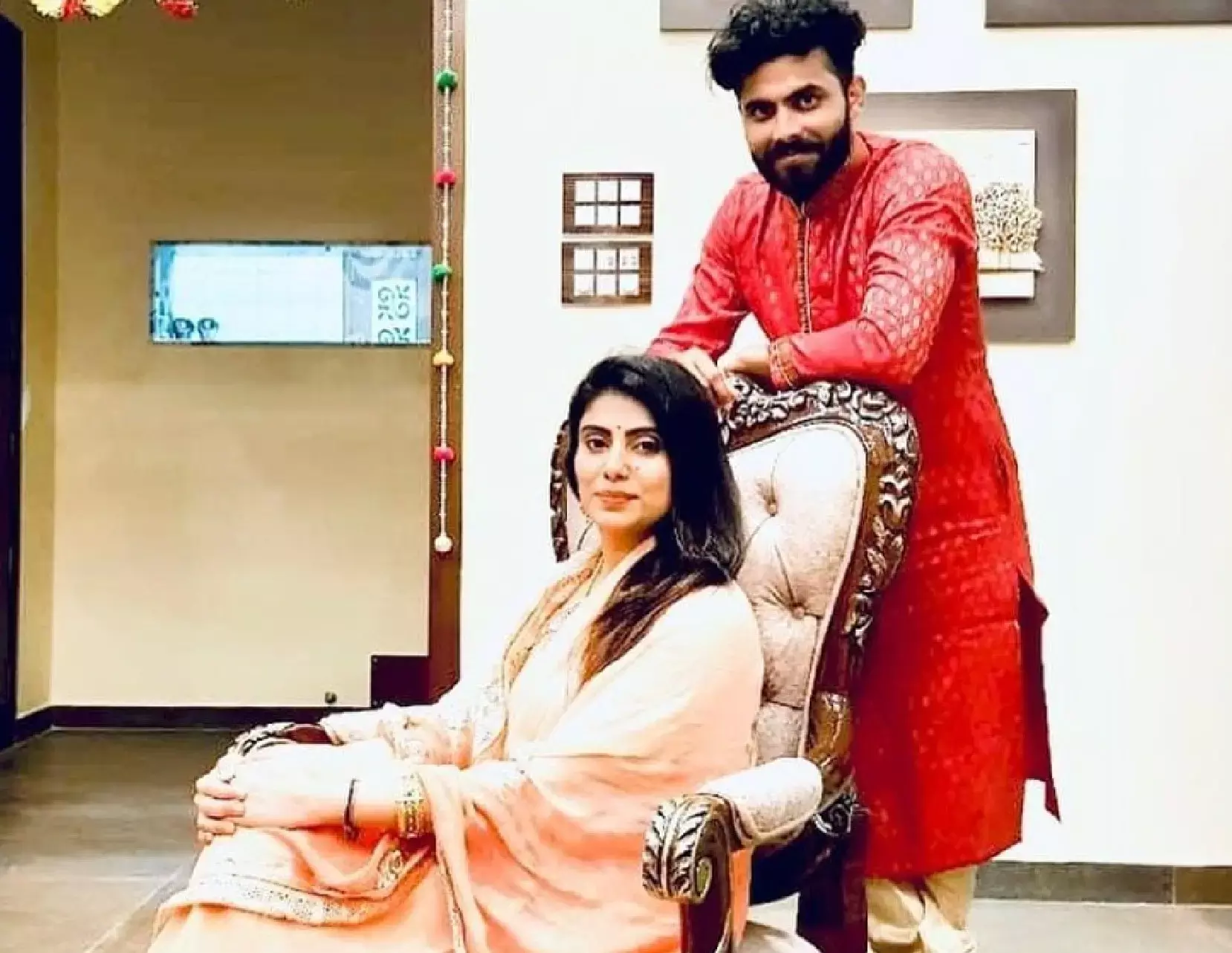रीवाबा रविन्द्रसिंह जडेजा का जीवन परिचय | Rivaba Ravindra Jadeja Biography In Hindi