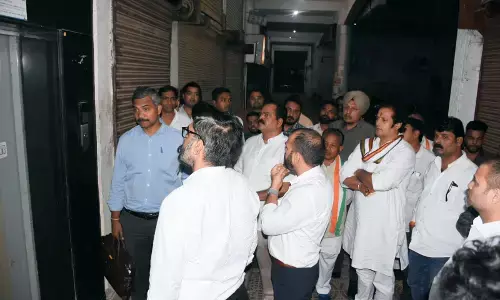 RP सिंह को दफ्तर लेकर जाने निकली ईडी की टीम तो विधायक उपाध्याय के साथ कांग्रेसियों ने घेरा