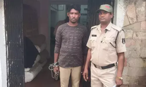 बड़ी खबर : महासमुंद के शोरूम से एक्टिवा चोरी करने वाला रायपुर में फंसा, ओडिशा-झारखंड में बेचने की थी तैयारी