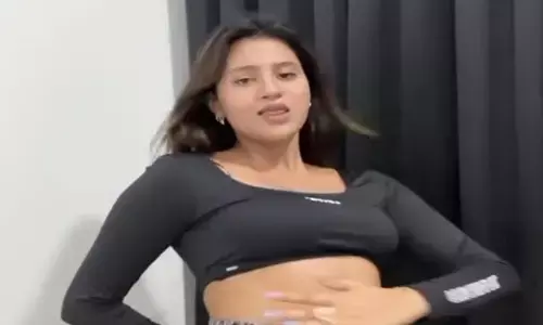 Anjali Arora Killer Video: सोशल मीडिया सनसनी अंजलि ने नए जानलेवा वीडियो से मचाया तहलका, आप भी देखें संभल बढ़ जाएंगी धड़कनें...