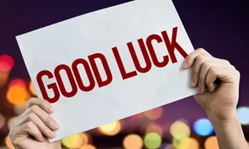 Good Luck Sign: जब दिखने लगे ये सब, तो समझ लीजिए प्रमोशन और आर्थिक वृद्धि के मिल रहे शुभ संकेत