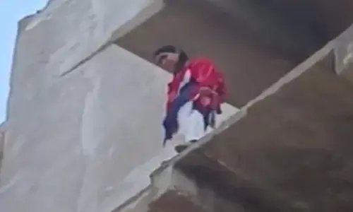 CG-Students suicide live video: CG-छात्रा के सुसाइड का लाइव video, नीचे से लोग चिल्लाते रहे, 9वीं की छात्रा ने बिल्डिंग से कूदकर दे दी जान...