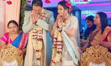 पूर्व मंत्री ने की दूसरी शादी : छत्तीसगढ़ सरकार के चीफ पायलट रहे कैप्टन डीएस मिश्रा ने की शादी, जानें कौन हैं दुल्हन